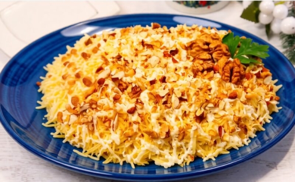 Классическая &laquo;Черепаха&raquo; в Новогоднем исполнении &mdash; салат, который тает во рту и исчезает со стола первым!