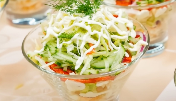 Просто нарежьте все соломкой: как приготовить шикарный праздничный салат-коктейль без лишних хлопот! Просто нарежьте все соломкой: как приготовить шикарный праздничный салат-коктейль без лишних хлопот!