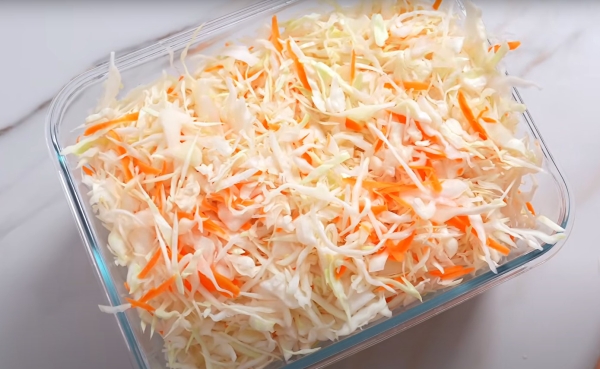 Маринованная кисло-сладкая капуста: аппетитная и хрустящая. Проверенные пропорции ингредиентов