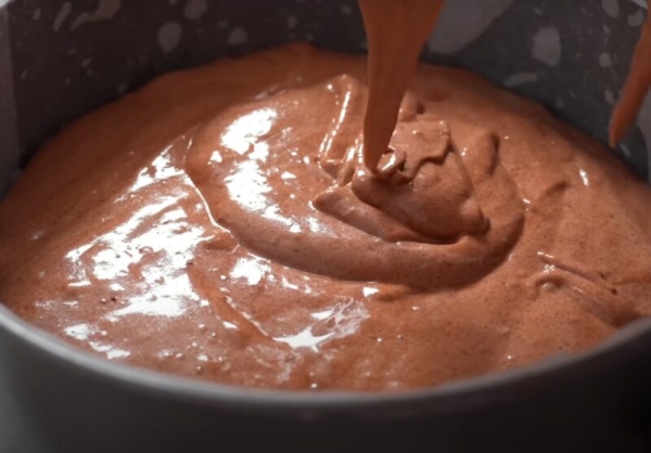 Выпекайте пирог с кремом прямо в духовке — секрет шоколадного «Вулкана»! Выпекайте пирог с кремом прямо в духовке — секрет шоколадного «Вулкана»!