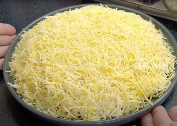 Салат «Петрович» из простых продуктов. Домашний вкус и невероятная сочность — всё, что нужно для уютного застолья!