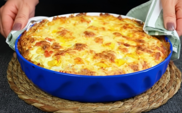 Сытно, нежно, ароматно. Картофельный пирог с курицей и сочными томатами в сливках!
