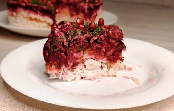 Забытый шедевр советской кухни: рецепт салата «Губернаторский», который вы не найдете в меню ресторанов Забытый шедевр советской кухни: рецепт салата «Губернаторский», который вы не найдете в меню ресторанов