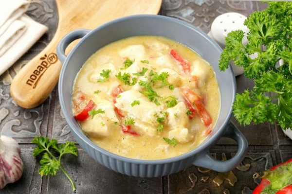 Фрикасе из курицы со сметаной