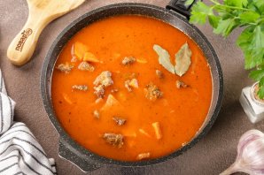 Гуляш с гречкой