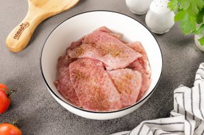 Картошка по-французски с помидорами