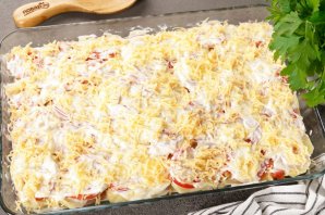 Картошка по-французски с помидорами