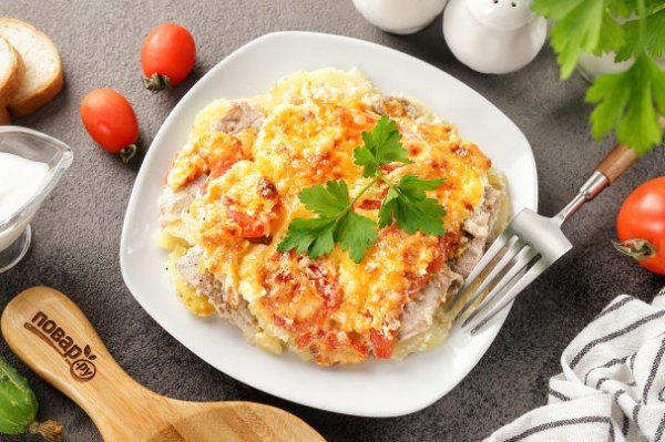 Картошка по-французски с помидорами