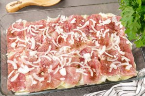 Картошка по-французски с помидорами