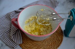 Кекс с финиками и бананом