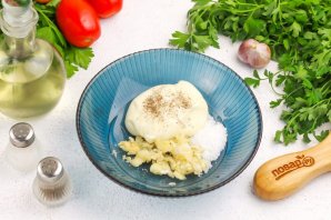 Курица в майонезе с чесноком Курица в майонезе с чесноком