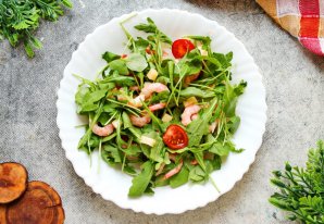 Новогодний салат с креветками Новогодний салат с креветками