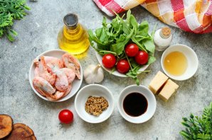 Новогодний салат с креветками Новогодний салат с креветками