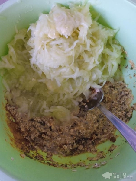 Рецепт: Открытый кабачковый пирог - С овсяными хлопьями и сыром. Быстро и вкусно!