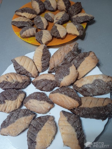 Рецепт: Печенье "Осенние листья" - Двухцветное, шоколадное, простое, быстрое и вкусное