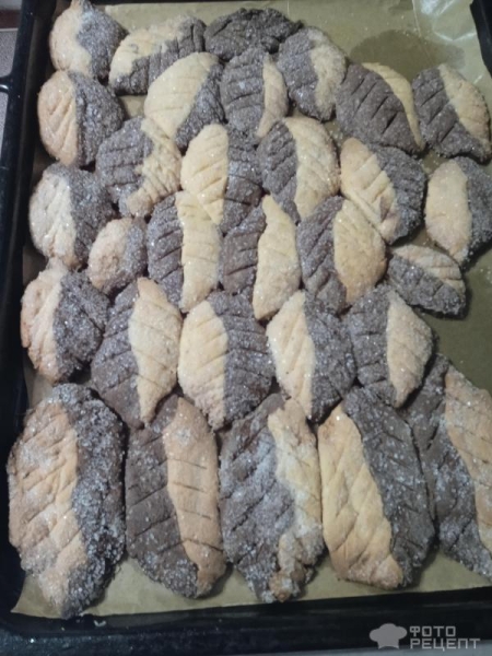 Рецепт: Печенье "Осенние листья" - Двухцветное, шоколадное, простое, быстрое и вкусное