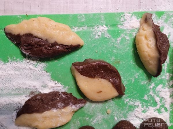 Рецепт: Печенье "Осенние листья" - Двухцветное, шоколадное, простое, быстрое и вкусное