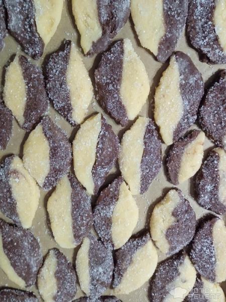 Рецепт: Печенье "Осенние листья" - Двухцветное, шоколадное, простое, быстрое и вкусное