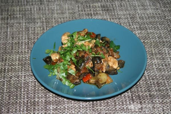 Рецепт: Соте из баклажан - с курицей и овощами