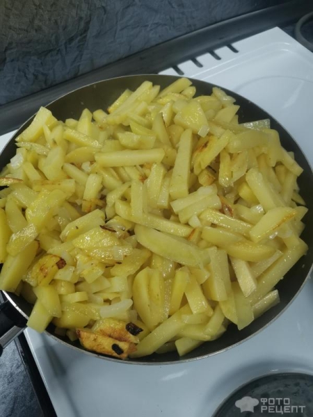 Рецепт: Свинина жареная с картошкой - Простой рецепт румяной картошки с мясом