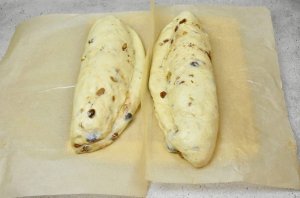 Рождественский дрожжевой штоллен