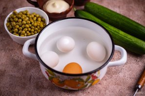 Салат "Оливье" с рыбой Салат "Оливье" с рыбой