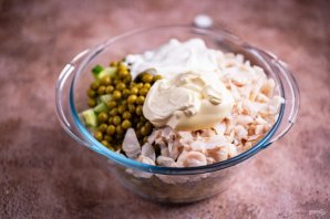 Салат "Оливье" с рыбой Салат "Оливье" с рыбой