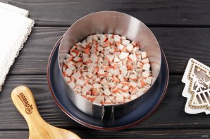 Салат слоеный с креветками