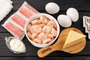 Салат слоеный с креветками