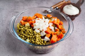 Салат винегрет с майонезом