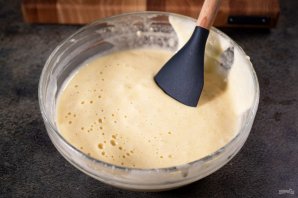 Шарлотка с яблоками и корицей Шарлотка с яблоками и корицей