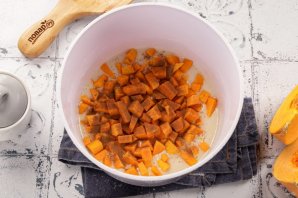 Шарлотка с тыквой Шарлотка с тыквой