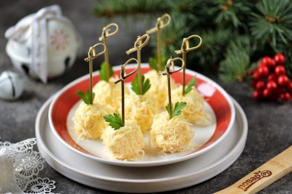 Сырная закуска &laquo;Снежки&raquo;