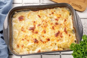 Запеканка с фаршем под соусом Бешамель